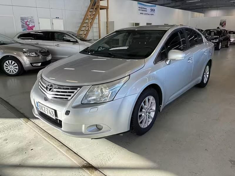 Käytetty Toyota Avensis Sol 126 HP (92 kW) 2009