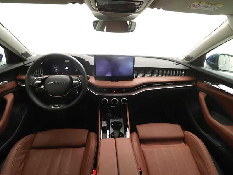 Käytetty Skoda Superb LAURIN & KLEMENT 204 HP (150 kW) 2025 Farmari