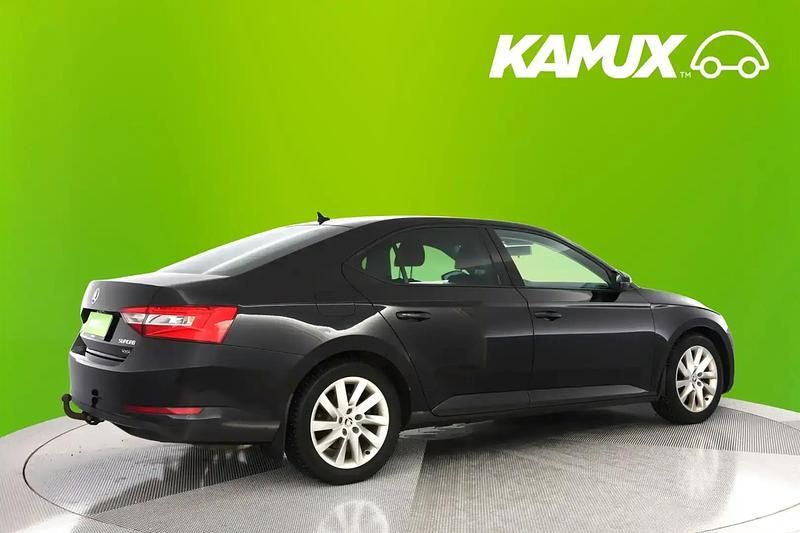 Käytetty Skoda Superb Active 150 HP (110 kW) 2017 Musta Sedan