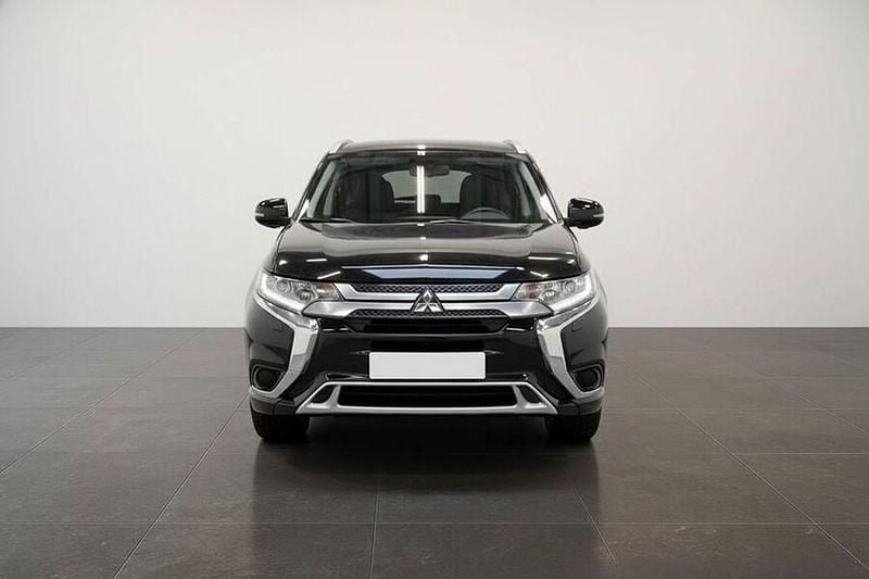 Musta Käytetty 2020 Mitsubishi Outlander P-HEV Invite Katumaasturi | 23 990 € (Hieman kallis) - Kuva 1/3