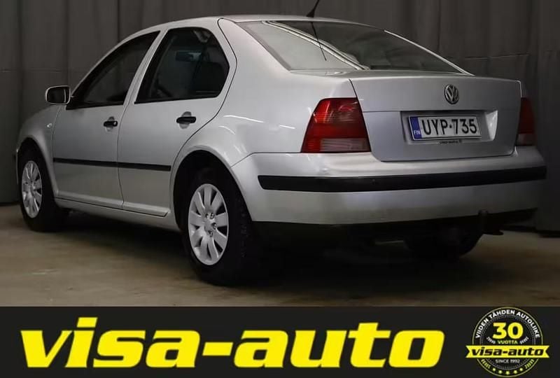 Käytetty VW Bora 102 HP (75 kW) 2003 Harmaa Sedan