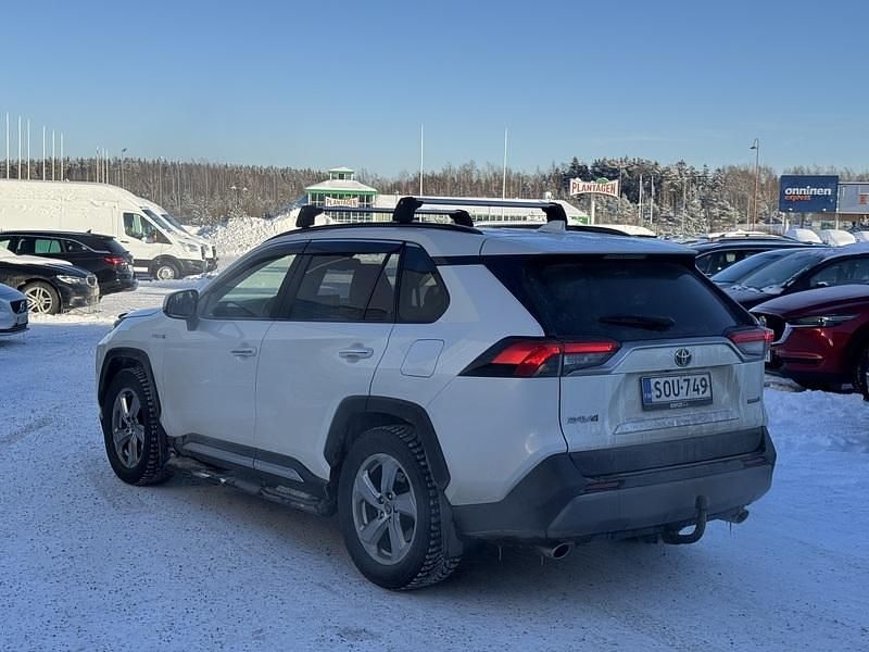 Käytetty Toyota RAV4 Hybrid Premium 222 HP (163 kW) 2019 Katumaasturi