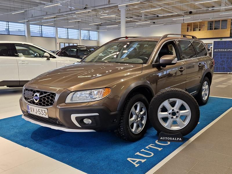 Käytetty Volvo XC70 Business Edition 215 HP (158 kW) 2014 Farmari