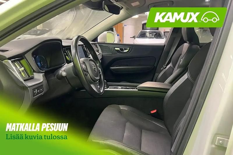 Käytetty Volvo XC60 Momentum 392 HP (288 kW) 2020 Valkoinen Katumaasturi