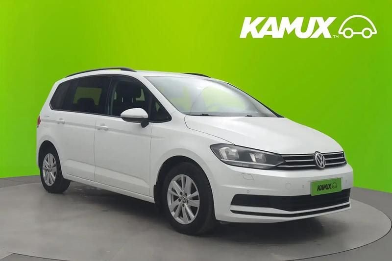 Valkoinen Käytetty 2020 VW Touran Comfortline Tila-auto | 24 300 € (Perustarjous) - Kuva 1/4