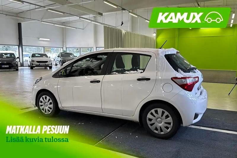 Käytetty Toyota Yaris Life 72 HP (52 kW) 2019 Valkoinen Sedan