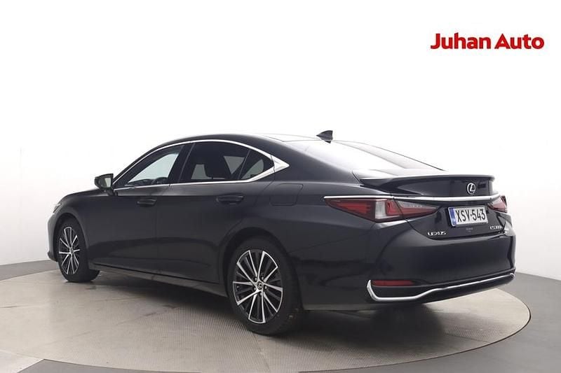 Käytetty Lexus ES300H 178 HP (130 kW) 2024 Musta Sedan