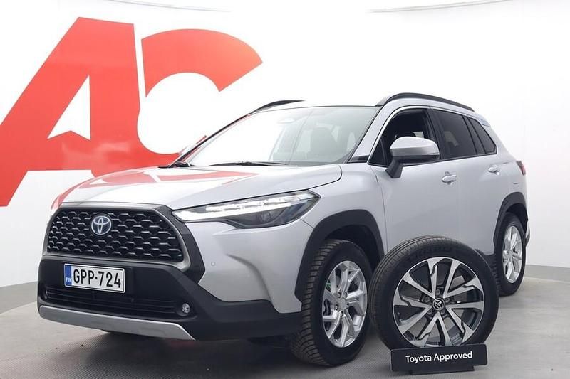 1l0 Käytetty 2023 Toyota Corolla Cross Edition Katumaasturi | 36 990 € (Perustarjous) - Kuva 1/4