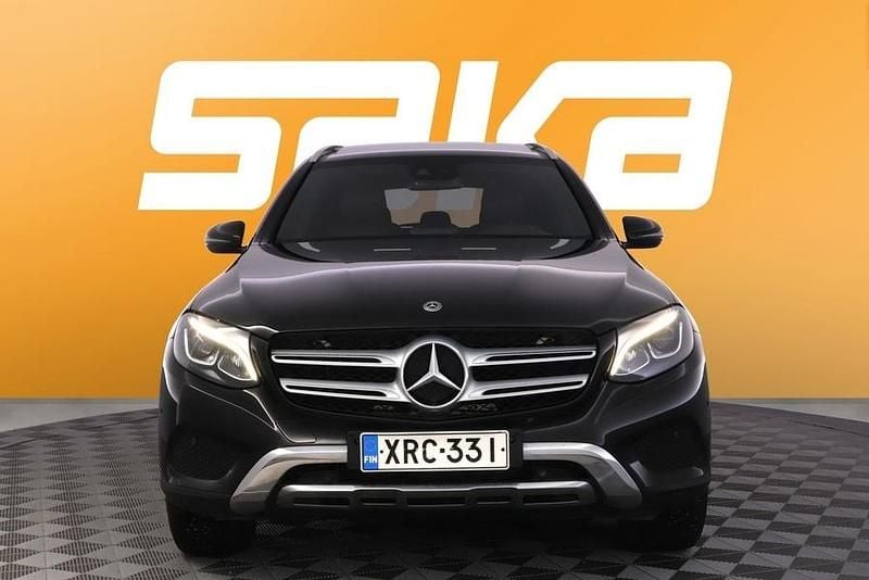 Käytetty Mercedes GLC350 Business 211 HP (155 kW) 2018 Katumaasturi