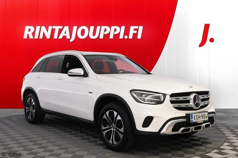 Käytetty Mercedes GLC300e Business 211 HP (155 kW) 2020 Valkoinen Katumaasturi