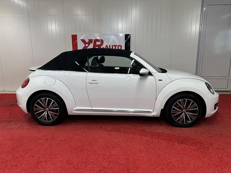 Käytetty VW Beetle Cabriolet Allstar 105 HP (77 kW) 2016 Avoauto