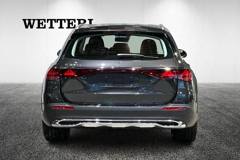 Käytetty Mercedes E300 Business 197 HP (144 kW) 2025 Harmaa Farmari