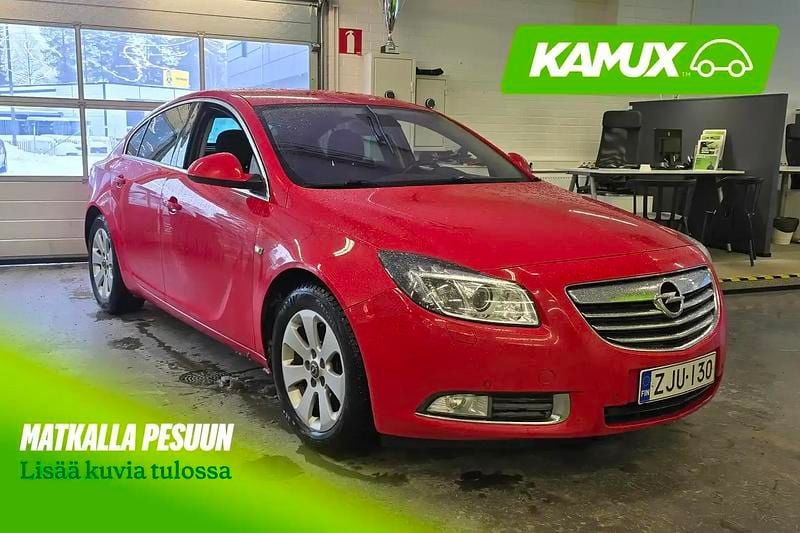 Käytetty Opel Insignia Edition 194 HP (142 kW) 2013 Punainen Sedan