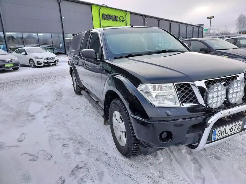 Käytetty Nissan Navara 171 HP (125 kW) 2007 Musta Nouto
