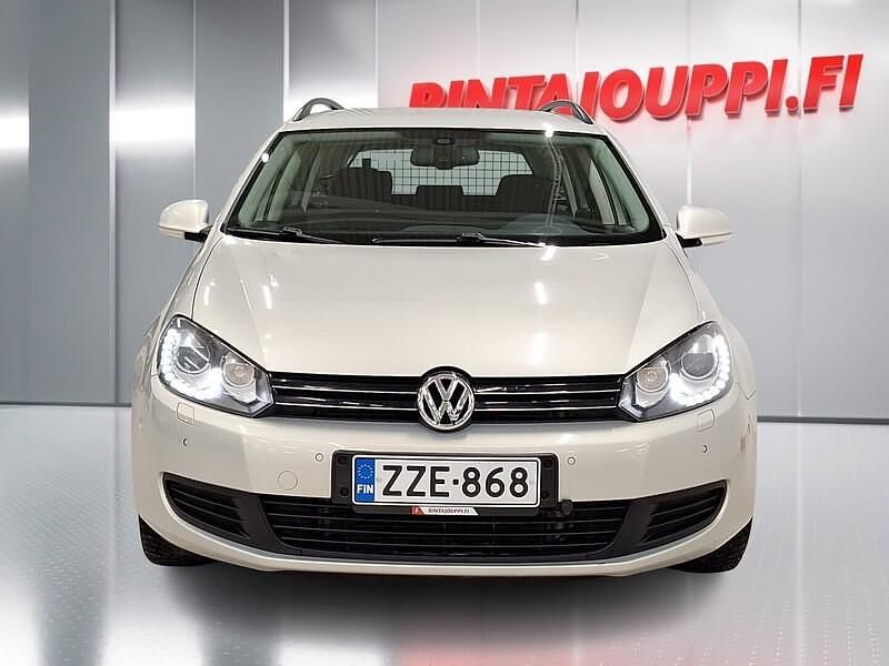 Käytetty VW Golf Comfortline 105 HP (77 kW) 2011 Hopea Farmari