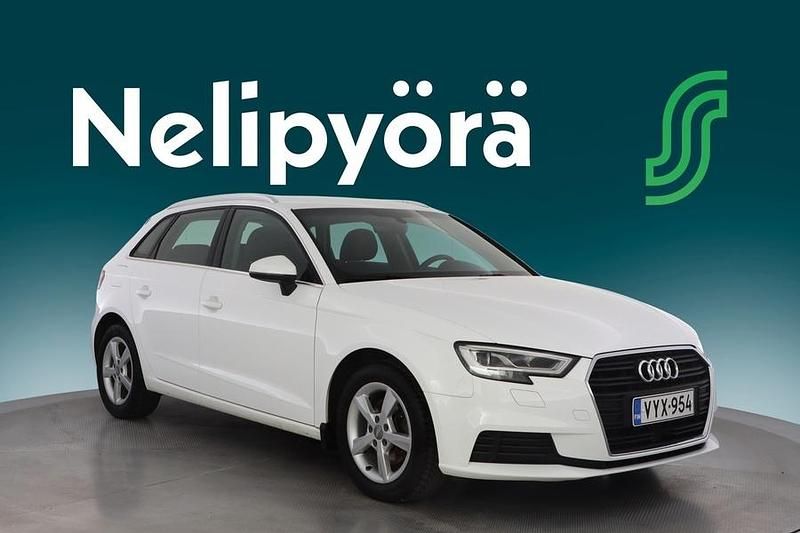 Käytetty Audi A3 Sportback Business 116 HP (85 kW) 2016 Valkoinen Viistoperä