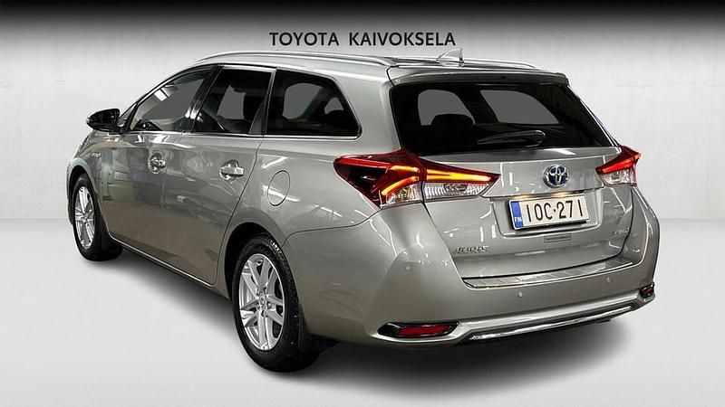 Käytetty Toyota Auris Touring Sports Premium 99 HP (72 kW) 2018 Harmaa Farmari