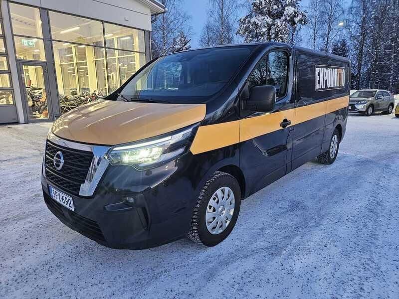 Käytetty Nissan Primastar N-Connecta 150 HP (110 kW) 2024 Musta Tila-auto