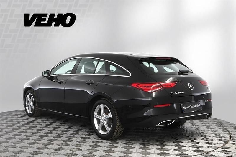 Käytetty Mercedes CLA250e Business 160 HP (117 kW) 2022 Musta Sedan