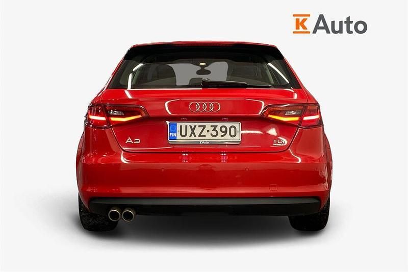 Käytetty Audi A3 Sportback Business 184 HP (135 kW) 2014 Punainen Viistoperä