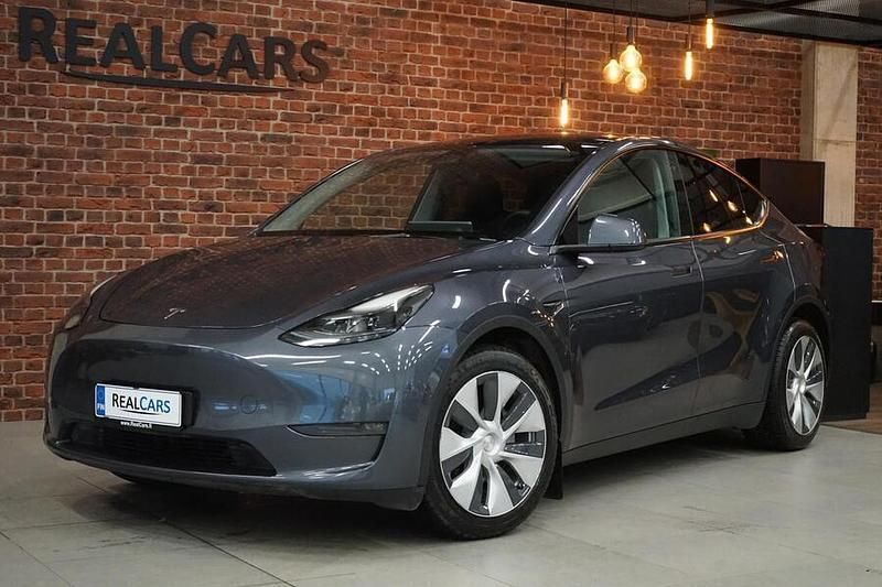 Käytetty 2021 Tesla Model Y Katumaasturi | 30 900 € (Perustarjous) - Kuva 1/4