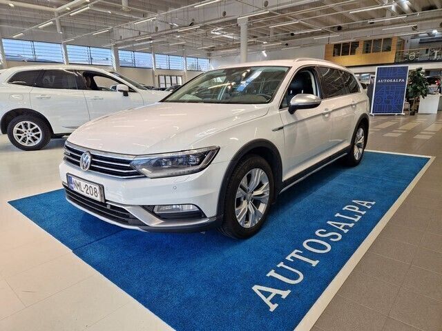 Valkoinen Käytetty 2018 VW Passat Alltrack Farmari | 17 900 € (Supertarjous) - Kuva 1/4