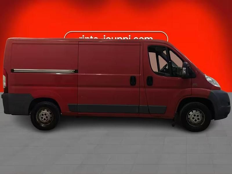 Käytetty Fiat Ducato 101 HP (74 kW) 2009 Punainen Van