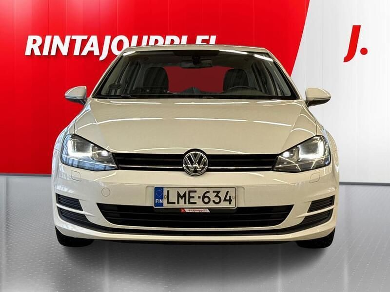 Käytetty VW Golf VII Comfortline 105 HP (77 kW) 2013 Valkoinen Viistoperä