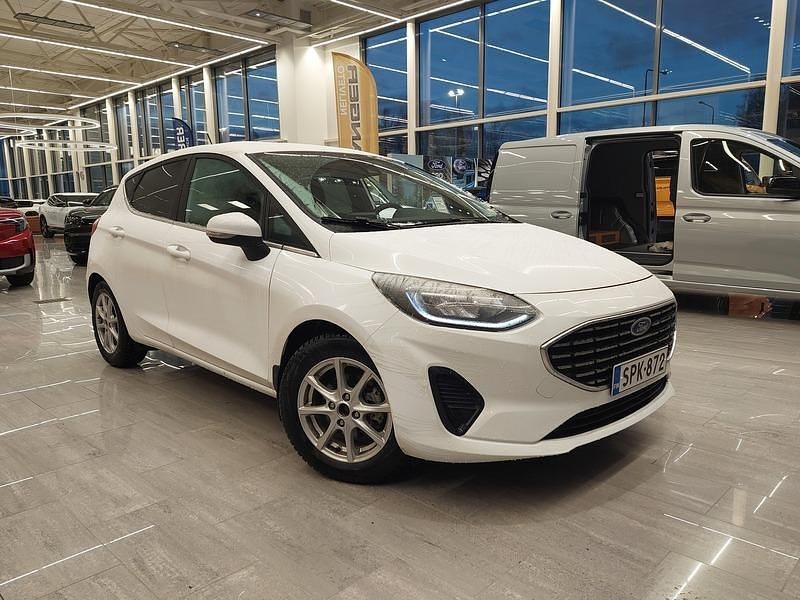 Valkoinen Käytetty 2023 Ford Fiesta Titanium Viistoperä | 15 900 € (Perustarjous) - Kuva 1/4