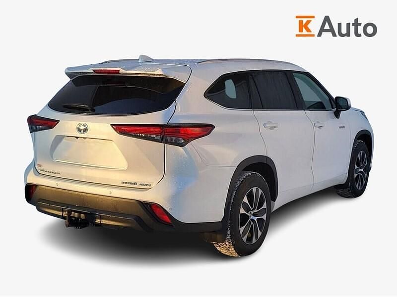 Käytetty Toyota Land Cruiser Luxury 190 HP (139 kW) 2022 Katumaasturi