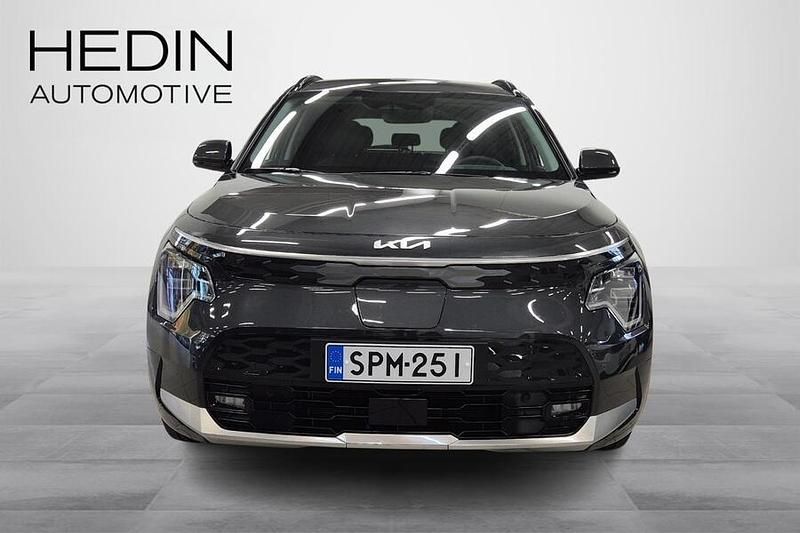 Käytetty Kia Niro Premium 150 kW (204 HP) 2024 Harmaa Katumaasturi