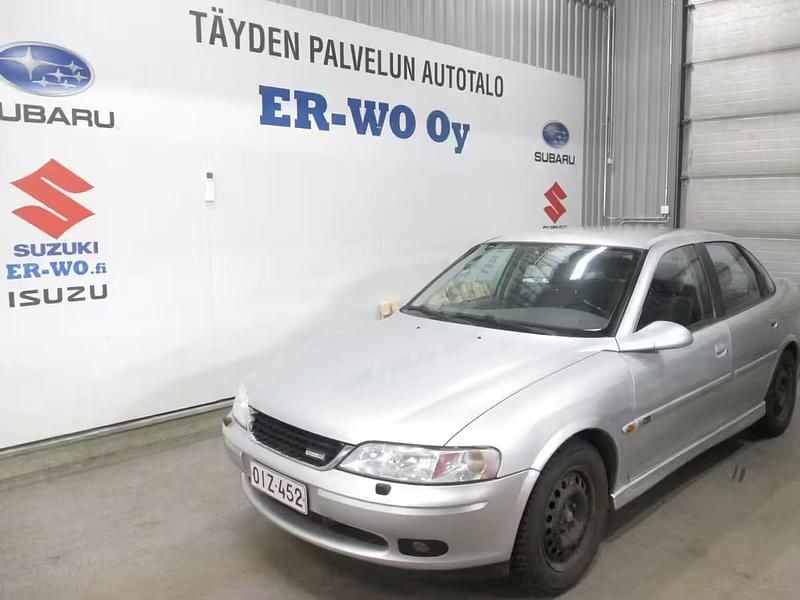 Käytetty 1999 Opel Vectra Sedan | 990 € - Kuva 1/4