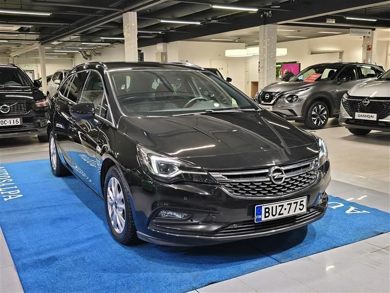 Käytetty Opel Astra Business 136 HP (100 kW) 2018 Musta Farmari
