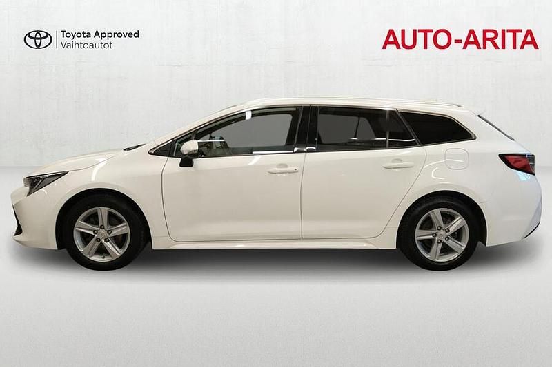 Käytetty Toyota Corolla Edition 122 HP (89 kW) 2022 Valkoinen Farmari