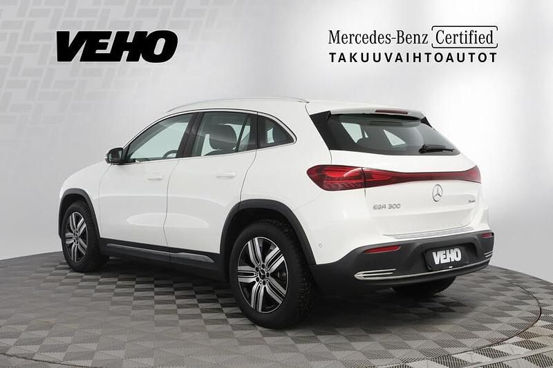 Käytetty Mercedes EQA300 Advanced Plus 167 kW (228 HP) 2024 Valkoinen Katumaasturi