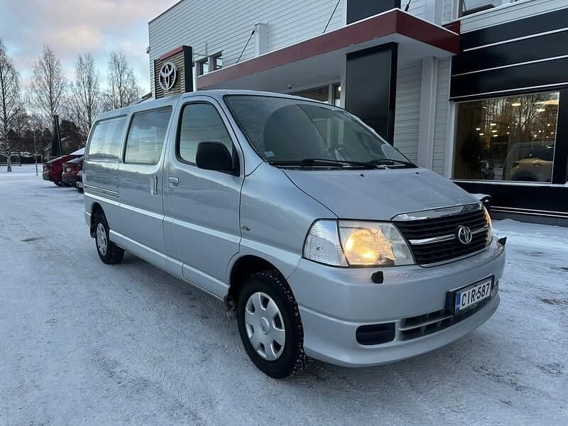 Hopea Käytetty 2012 Toyota HiAce Van | 14 990 € (Hieman kallis) - Kuva 1/4