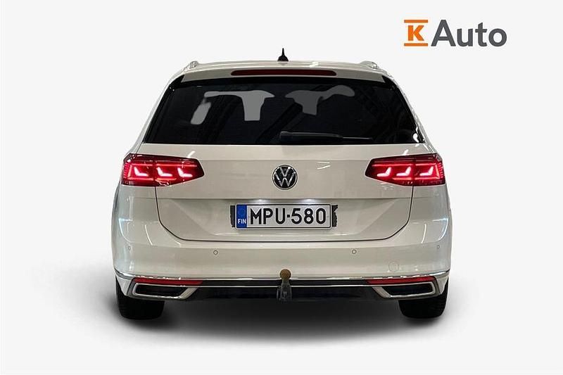 Käytetty VW Passat GTE 218 HP (160 kW) 2021 Valkoinen Farmari