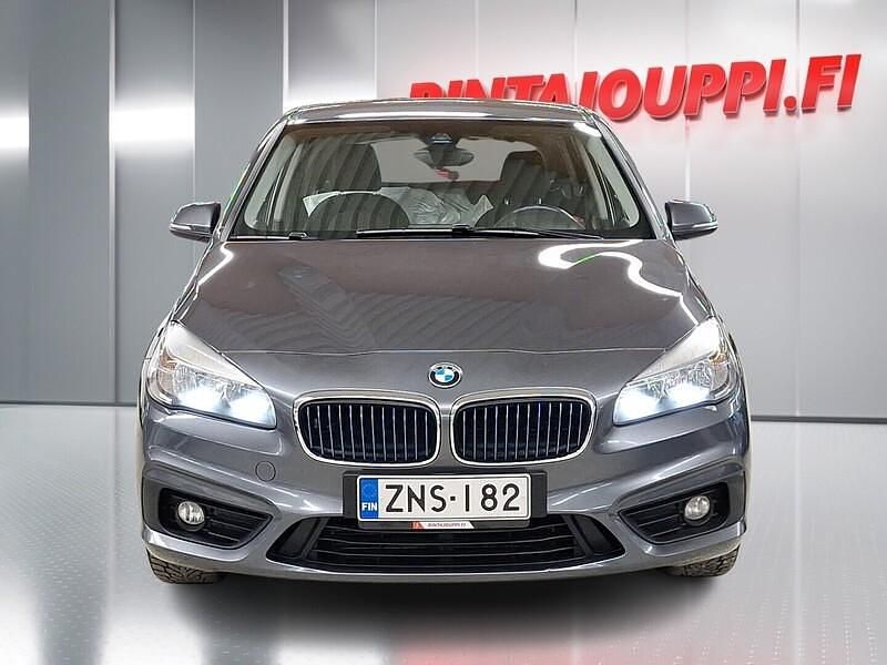 Käytetty BMW 225 Active Tourer iPerformance 224 HP (164 kW) 2017 Harmaa Tila-auto
