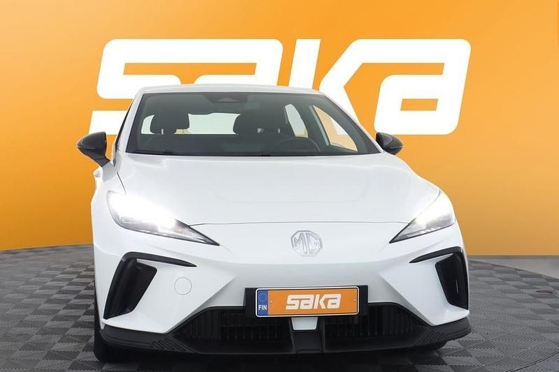 Käytetty MG MG4 EV 125 kW (170 HP) 2023 Viistoperä