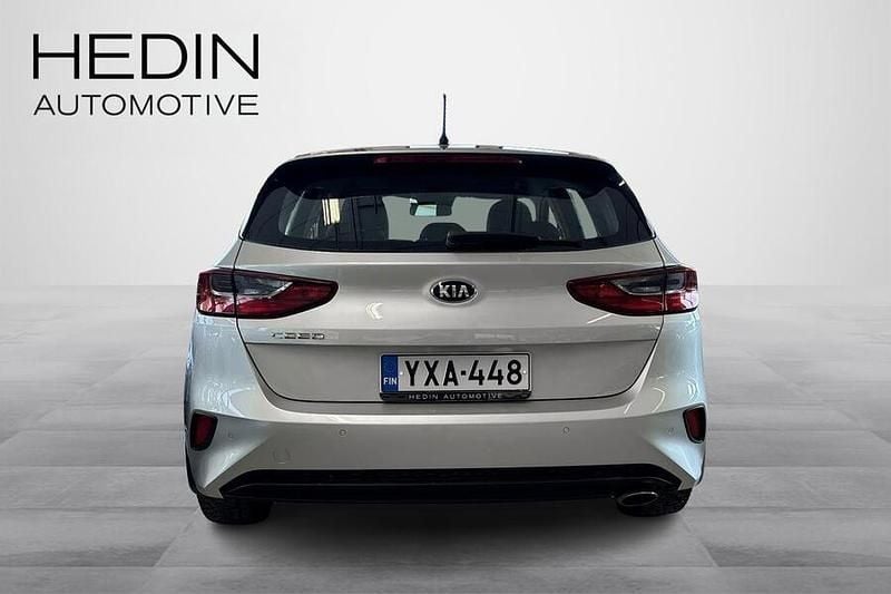 Käytetty Kia Ceed Active 140 HP (102 kW) 2019 Hopea Viistoperä