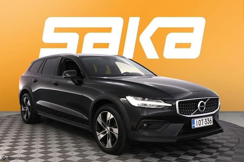 Käytetty 2022 Volvo V60 CC Business Edition Farmari | 33 890 € (Perustarjous) - Kuva 1/3