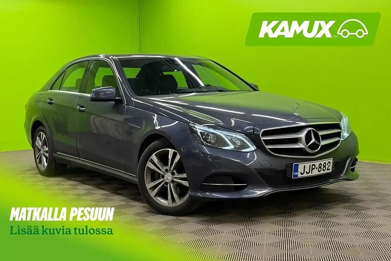 Sininen Käytetty 2015 Mercedes E200 Business Sedan | 17 290 € (Perustarjous) - Kuva 1/4
