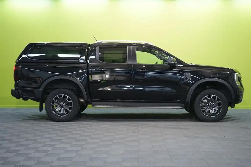Käytetty Ford Ranger Wildtrack 214 HP (157 kW) 2024 Musta Nouto