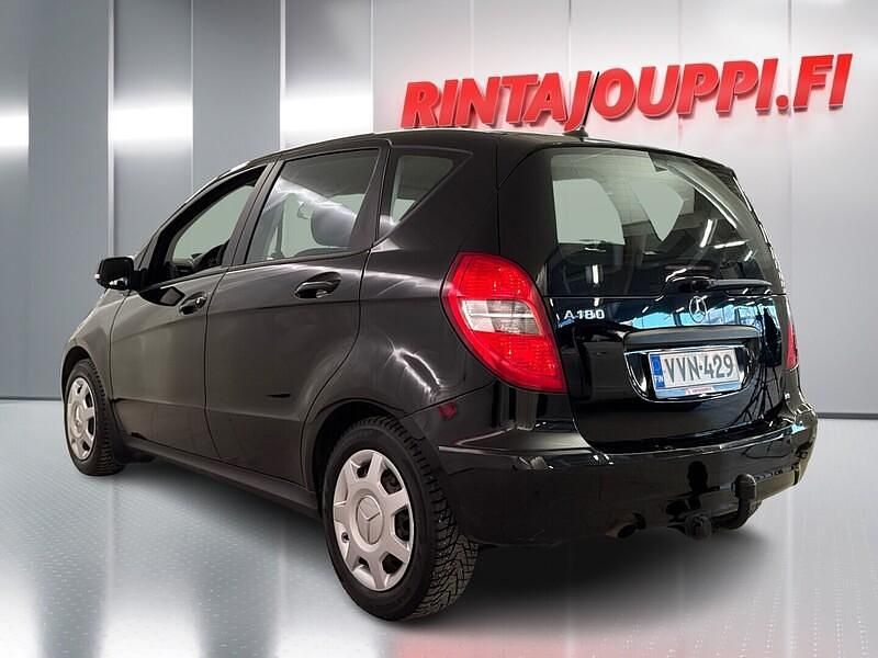 Käytetty Mercedes A180 116 HP (85 kW) 2011 Tila-auto