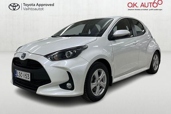Valkoinen Käytetty 2023 Toyota Yaris Active Viistoperä | 21 390 € (Perustarjous) - Kuva 1/4