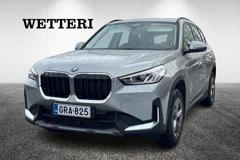 Harmaa Käytetty 2025 BMW X1 Katumaasturi | 44 290 € (Perustarjous) - Kuva 1/4