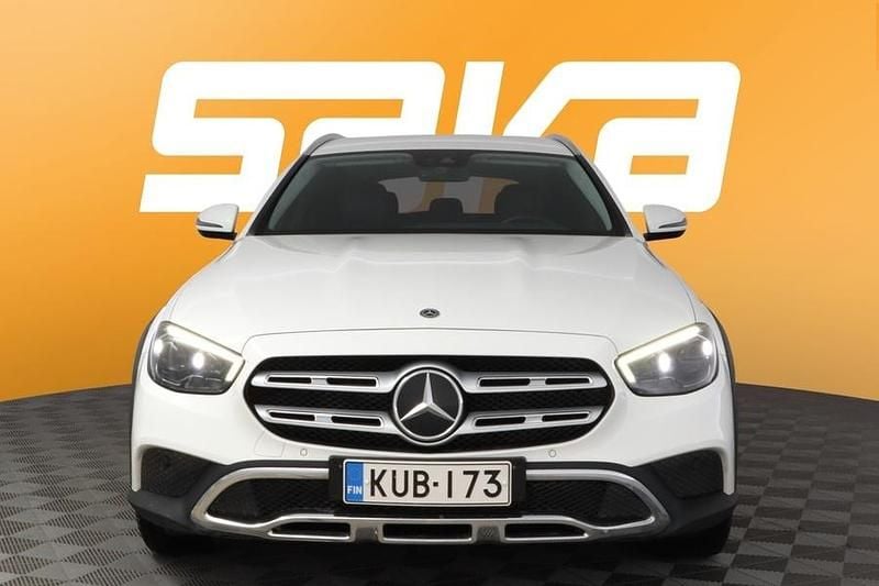 Käytetty Mercedes E220 All-Terrain 194 HP (142 kW) 2021 Farmari