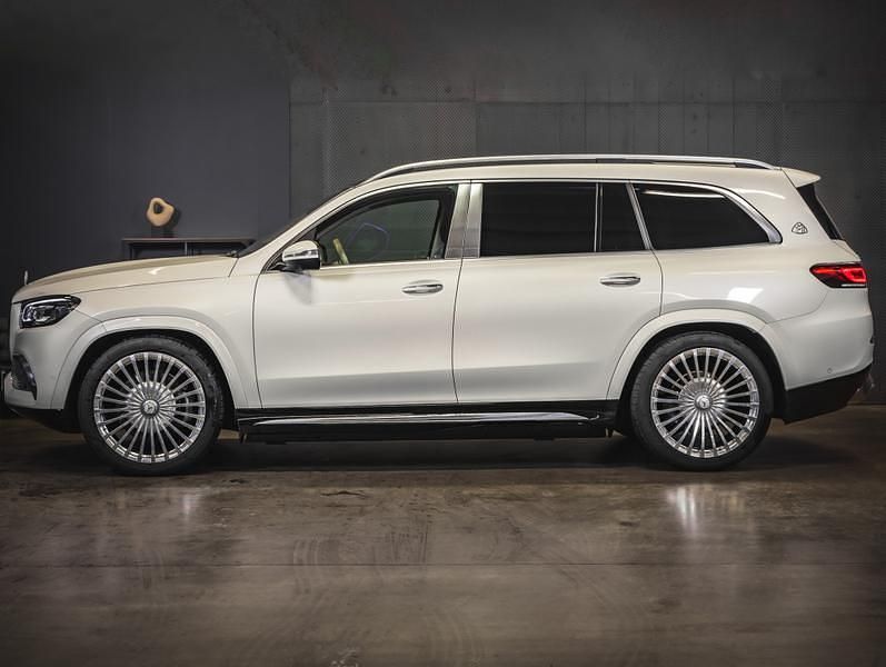 Käytetty Mercedes GLS600 Maybach 2022 Katumaasturi