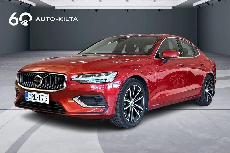 Punainen Käytetty 2023 Volvo S60 Performance Sedan | 42 900 € (Perustarjous) - Kuva 1/4