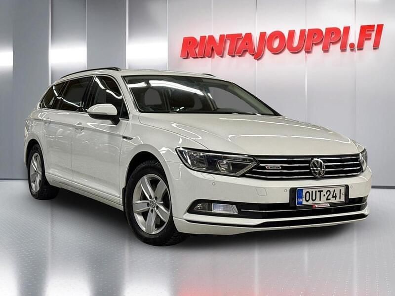 Valkoinen Käytetty 2016 VW Passat Comfortline Farmari | 18 400 € (Perustarjous) - Kuva 1/3
